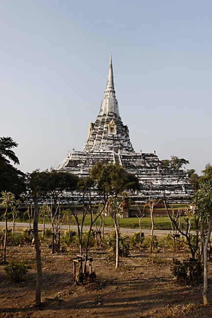 Wat Phu Khao Thong-001
